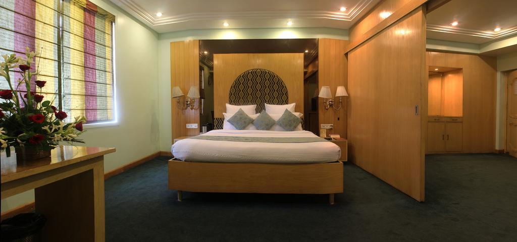 Hotel Grand International Райпур Экстерьер фото