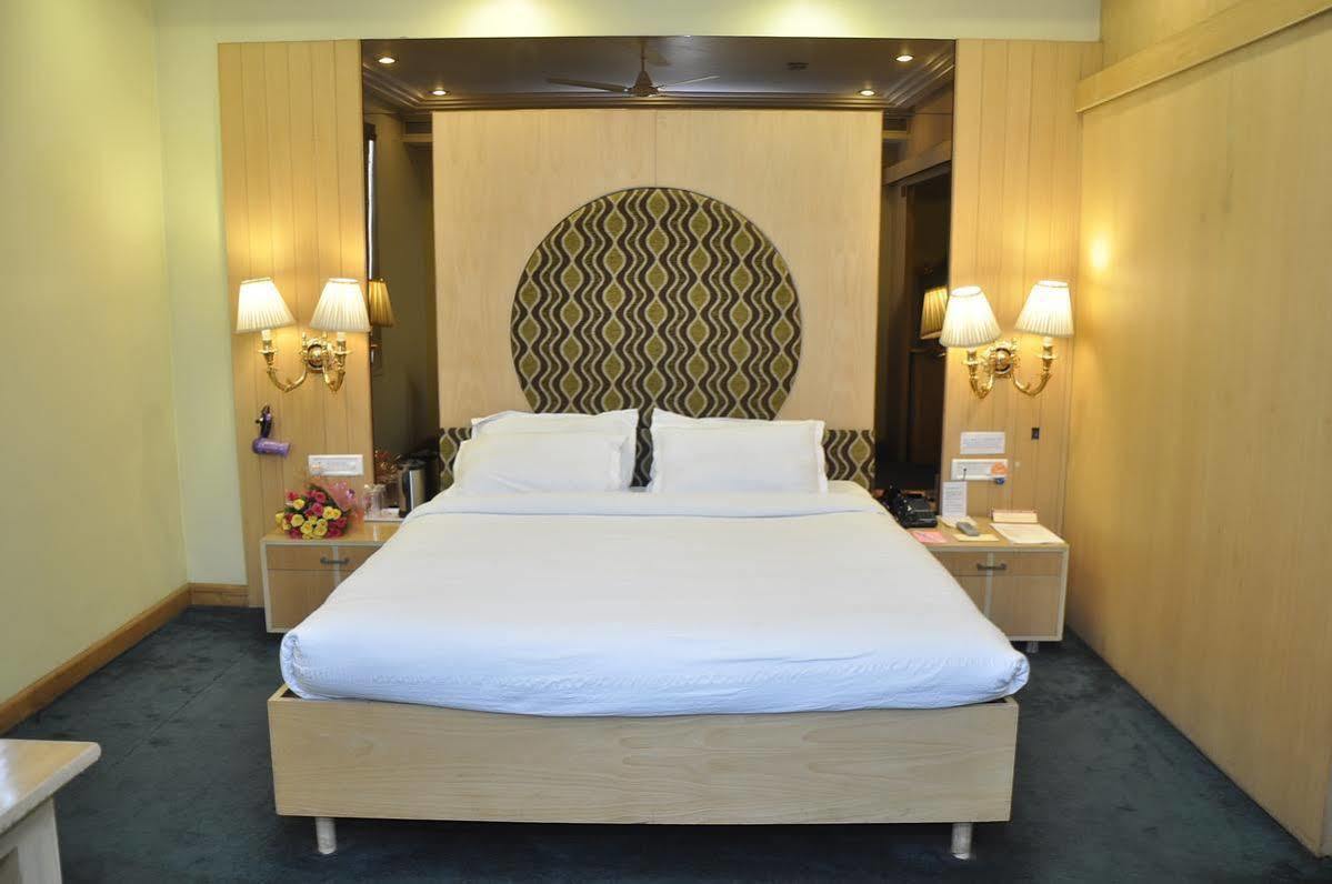 Hotel Grand International Райпур Экстерьер фото